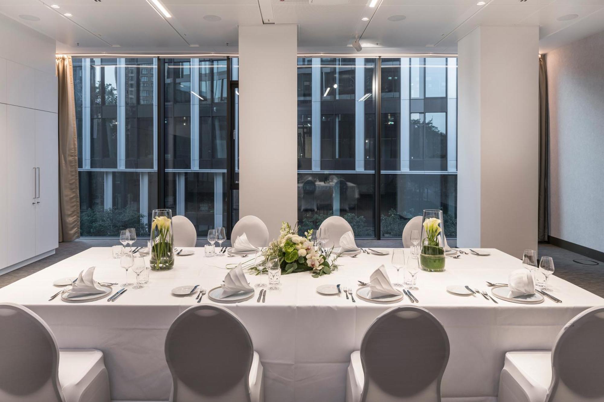 Melia Frankfurt 4*